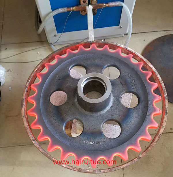 采用什么工艺方法进行齿轮感应淬火?