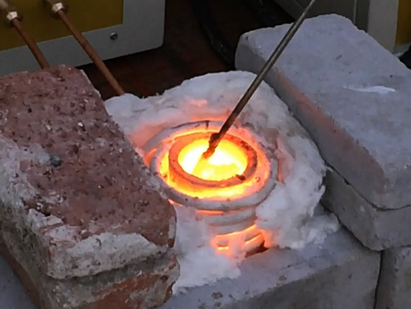 小型熔炼炉有哪些优势?应用应注意哪些问题?