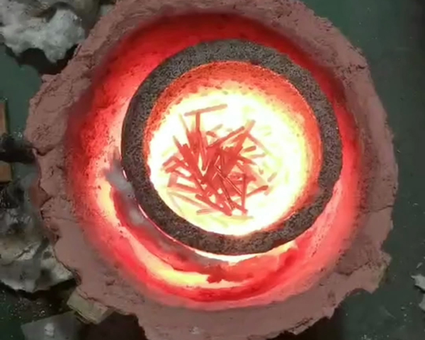 150kg中频熔铜电炉-具有电磁感应拌能力