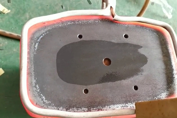 电磁感应加热技术被人们发现和应用