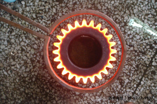 工程师及研发团队对大型齿轮淬火脱碳仿真分析