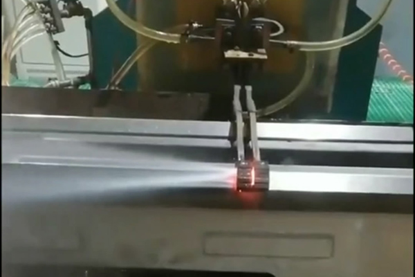 轨道加热淬火高频淬火设备轨道表面淬火不变形