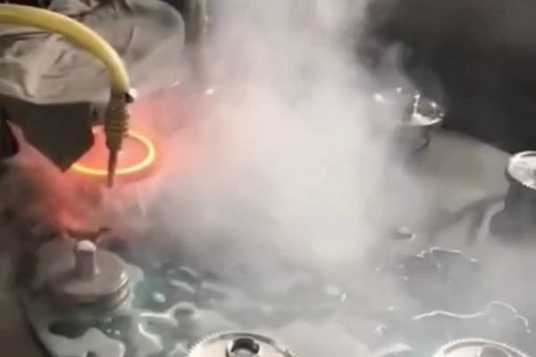 高频淬火设备,自动化齿轮链轮零件表面淬火机