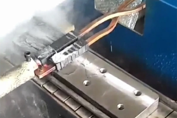 高频感应加热设备+卧式淬火机床,平面淬火完美解决方案<