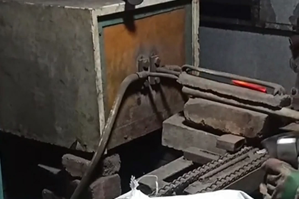 超音频感应淬火设备-斧头淬火-斧子退火热处理