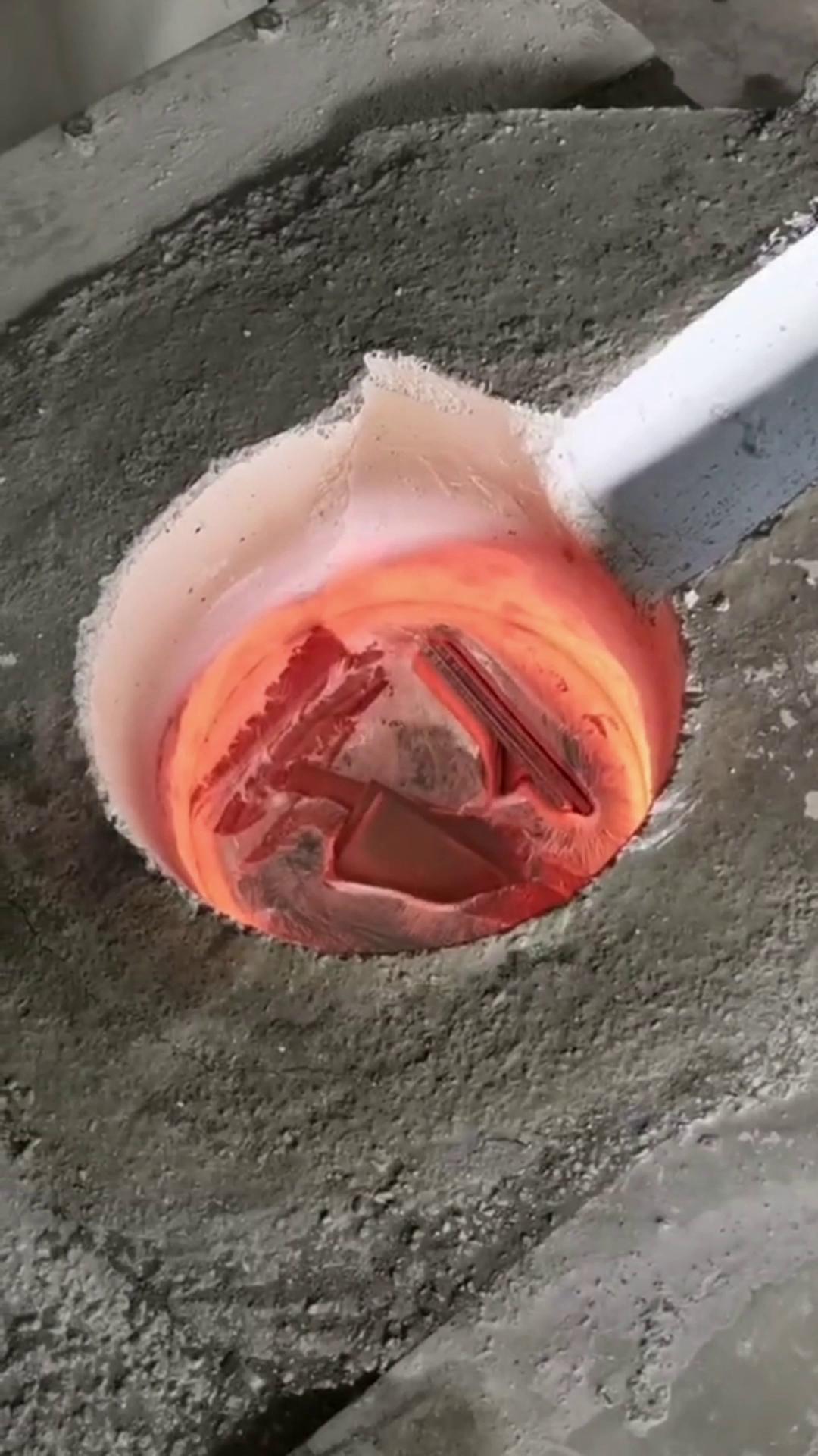 中频熔炼炉-金银铜铁铝合金金属熔炼炉设备-可以非标定制5-500公斤熔炼量