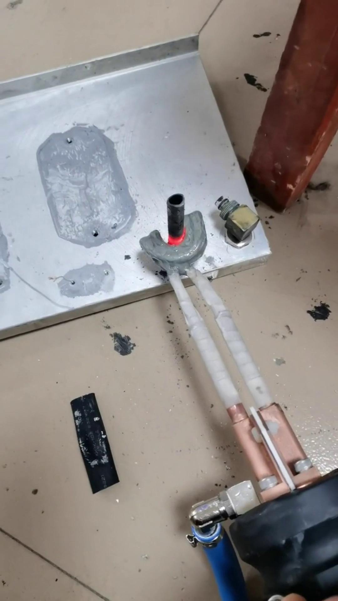 手持式高频加热机水冷板焊接感应焊接可用于汽车空调、芯体,新能源电池冷却装置、铜管、压缩机、散热器