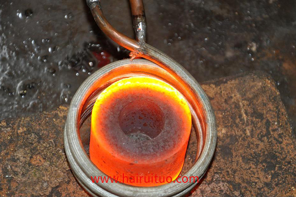 ������һ�ֶ�׻���������Ӧ���ȵ�Դ��