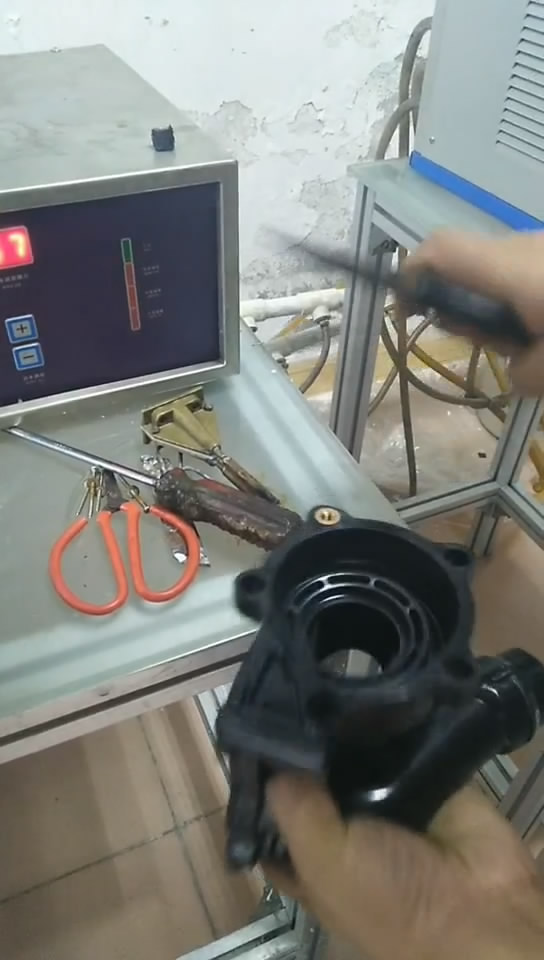 220V����Ƶ���Ȼ�������ĸ���������������ʾ��Ƶ