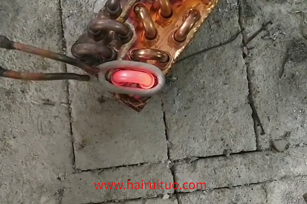 �ֳ�ʽ��Ƶ���Ȼ�����ͭ��