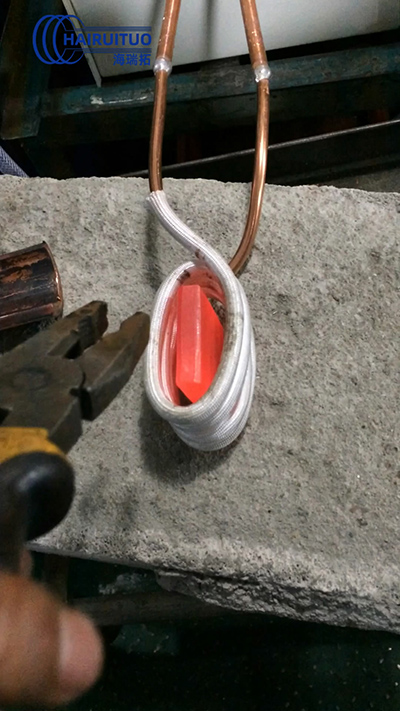 ��Ƶ���Ȼ����ȱ�ѹ��ͭ���˻���ѹ����