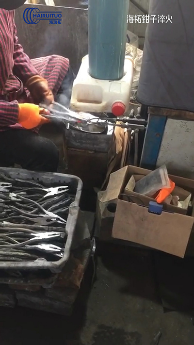 ǯ�Ӹ�Ӧ���ȴ���ϻ�ǯ����ֳ�