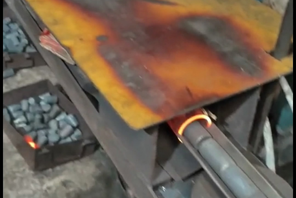 �Զ����ϵĶ������¯��Ƶ����¯