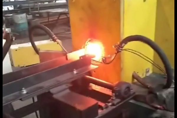 �Զ��������ϵĶ������¯��Ƶ����¯