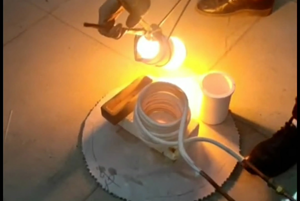 С�ͽ��������豸��Ƶ����¯