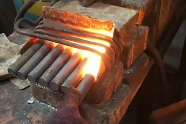 ���׵ĳ���Ƶ�������¯�ְ��������Ⱥ���ѹ