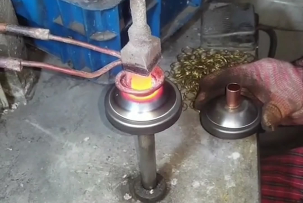 ��Ƶ�����Բ���ָֺ�ͭ���ֽ���ǥ��