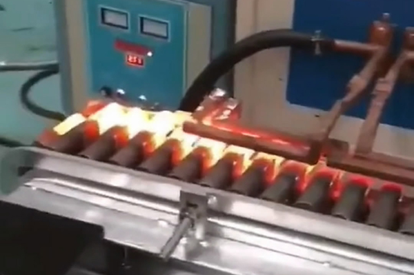 �����Զ����ϵĶ������¯