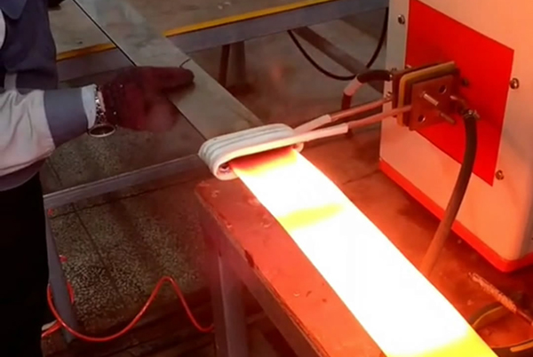 ����Ƶ��Ӧ�����豸�Ըְ��Ƭ�˻�������ʾ