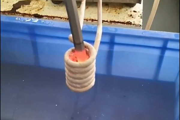 ��˿����˿���ĵ���׶���Ӵ���ø�Ƶ���Ȼ�