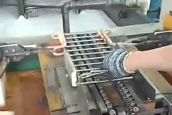 �Ƹ˸�Ƶ�Զ������ȴ���豸