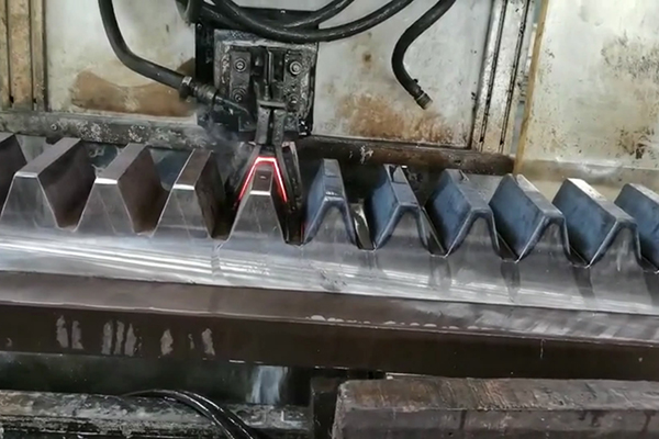 ȫ�Զ����ִ���豸