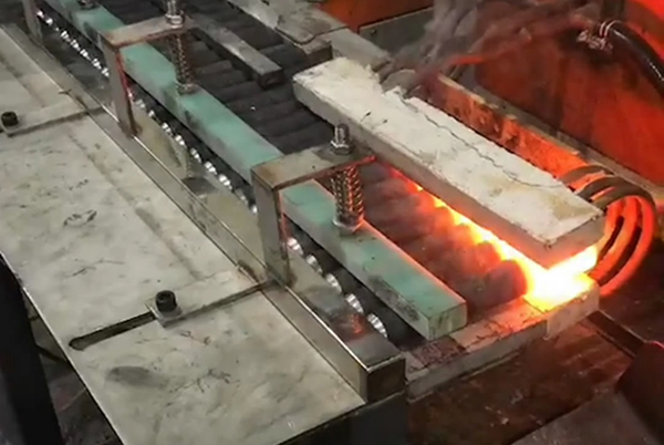 ��ͷ�Զ������ϸ�Ӧ����