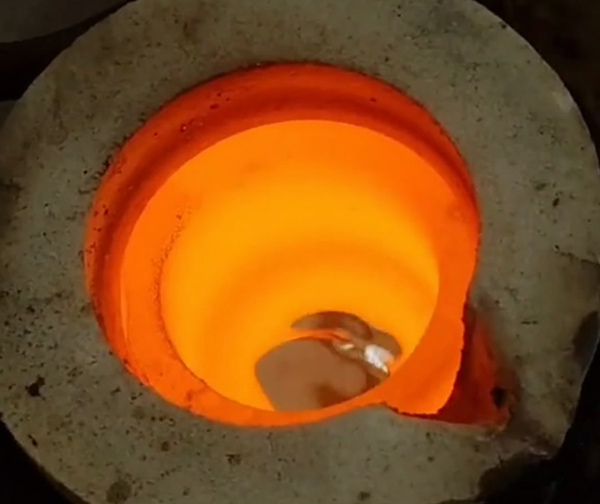 ������С������¯�¶Ȱ���һ�Ž�ȥ���ڻ���