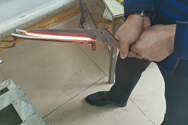 ����Ƶ����豸�Թ��ߵ��������