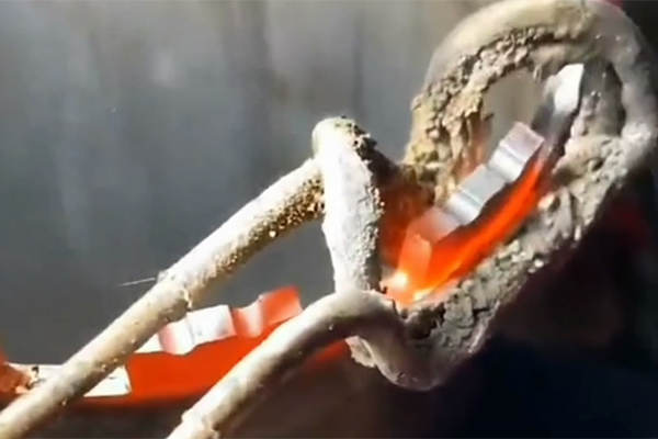 ��Ƶ������ˮ��ͷ�Ͻ𺸽ӹ���