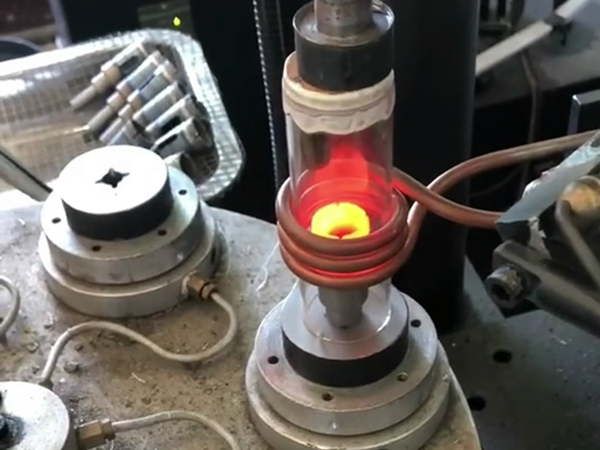 ��������ͷ�Ͻ𺸽��ø�Ƶ����