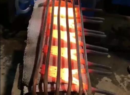 ����Ƶ���Ȼ��ϻ�ǯ�Ӽ��ȴ���豸