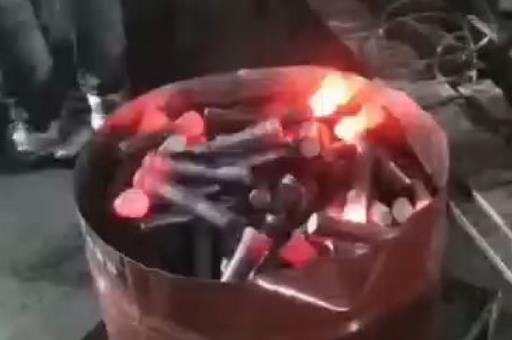 ��Ƶ���ȶ���¯�����Ӷ�ͷ����