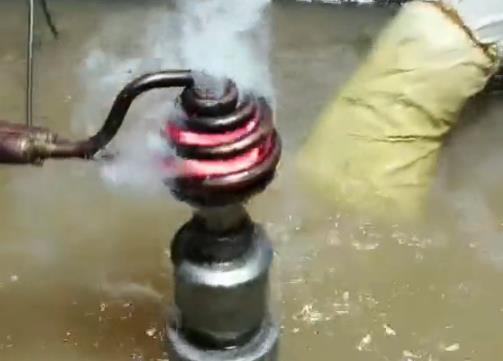 ���Զ���Ƶ�������˹�װ����ͷ���