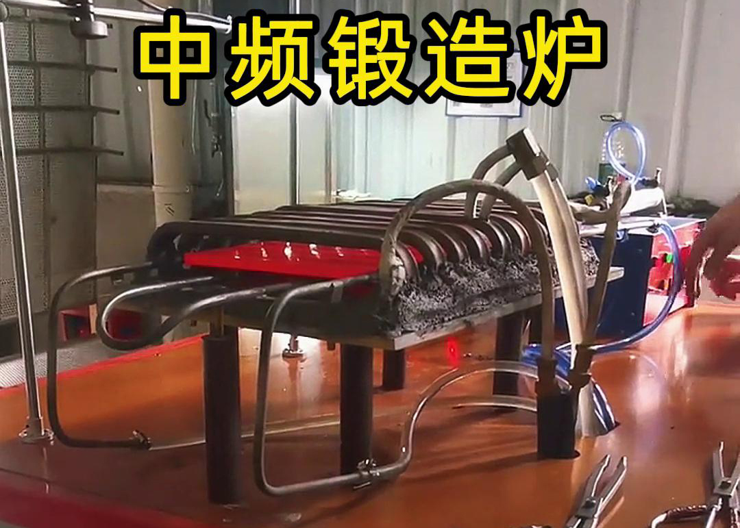 海拓中频铜板锻造加热炉：引领铜板加工新变革