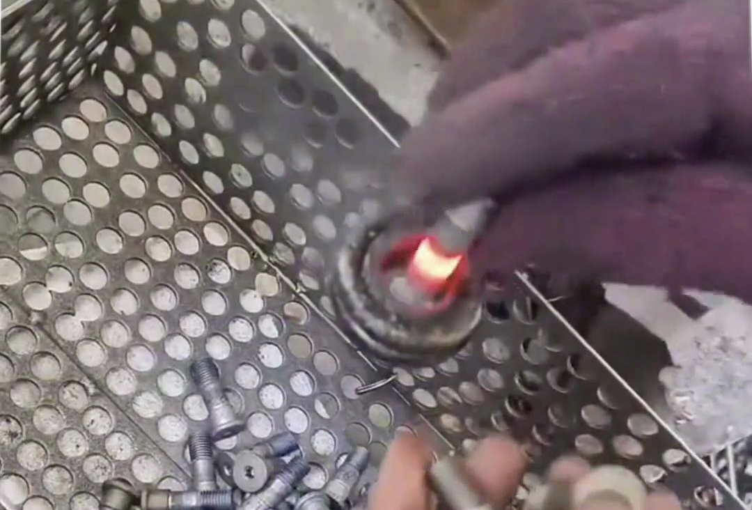 海拓小型高频退火机：小机器大能量的热处理帮手