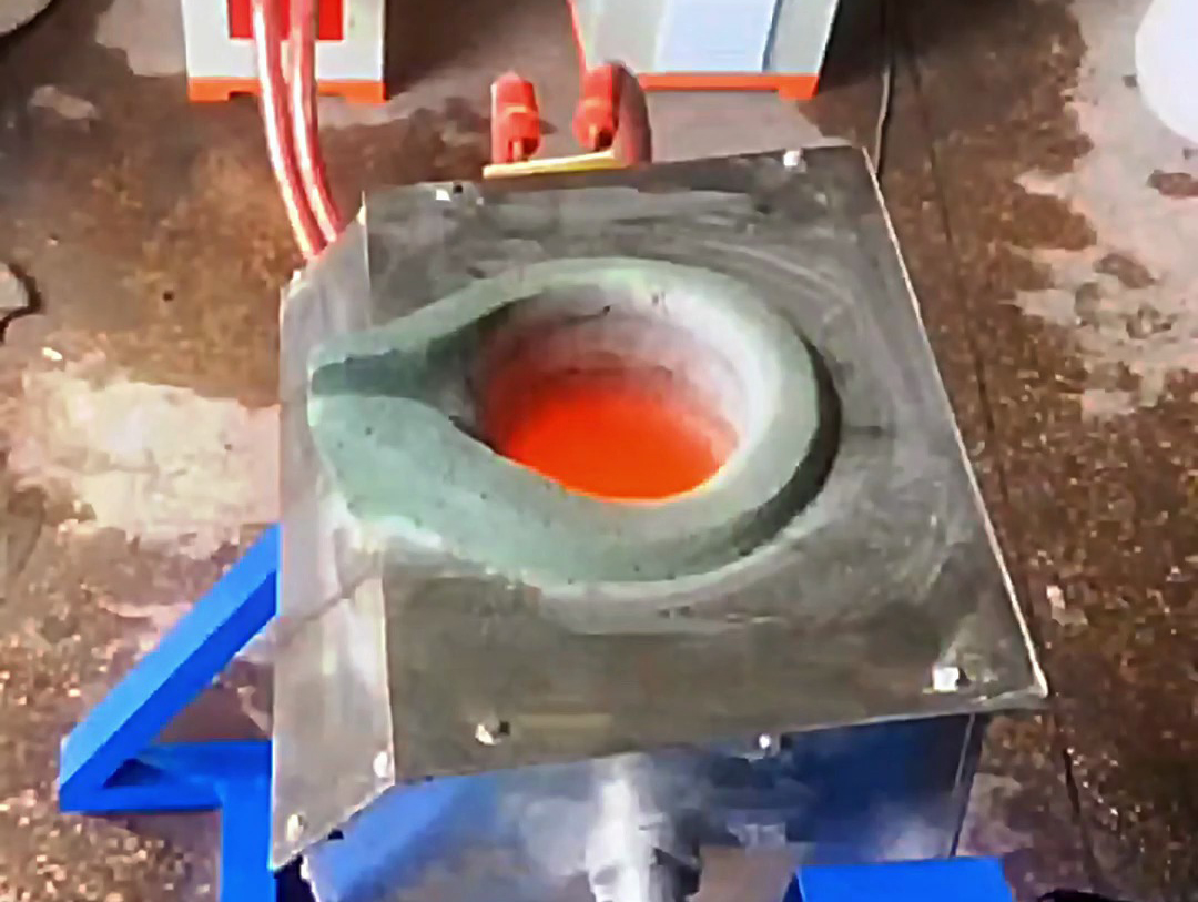 海拓中频熔炼炉：多元材料熔炼的可靠伙伴