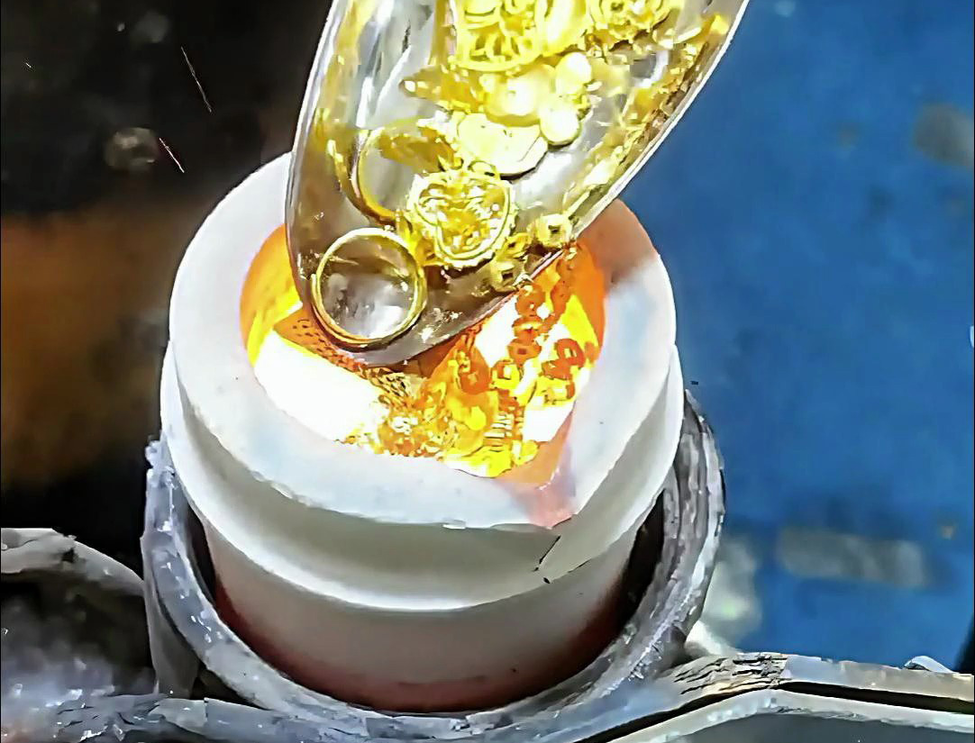 380V 小型中频黄金熔炼炉：珠宝加工的灵活之选