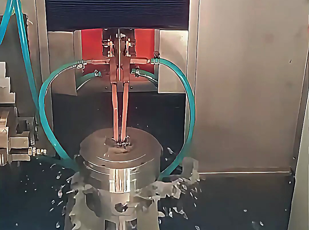 数控高频淬火机床：多工件通用的柔性热处理解决方案