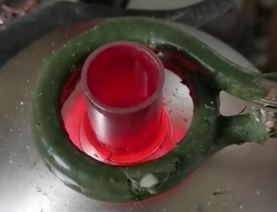 高频焊机，不单纯只是焊接铜管铝管，还可以焊接不锈钢铁更各类异种金属钎焊