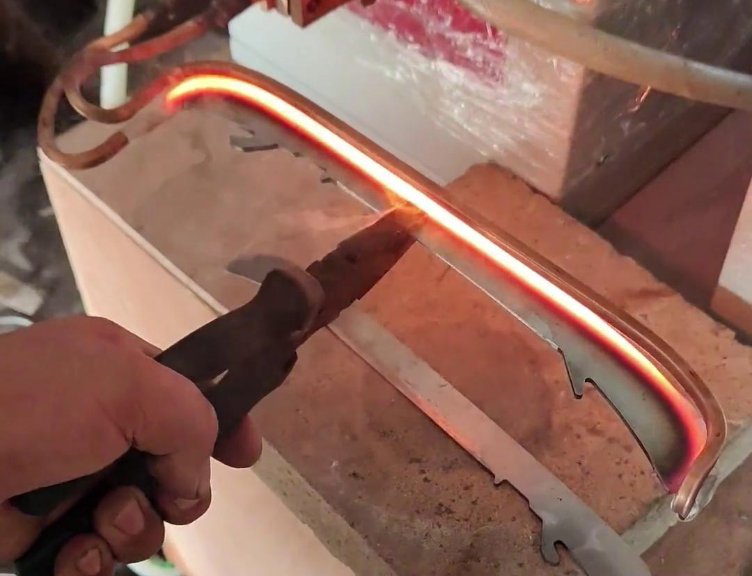 超蓝鲸体育直播间
，刀口淬火打样