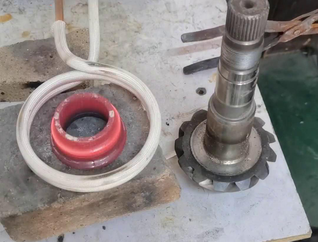 轴承装配，常温下 ，怎么也装不进去 ，采用蓝鲸体育高清直播官网入口
均匀加热，瞬间装配好