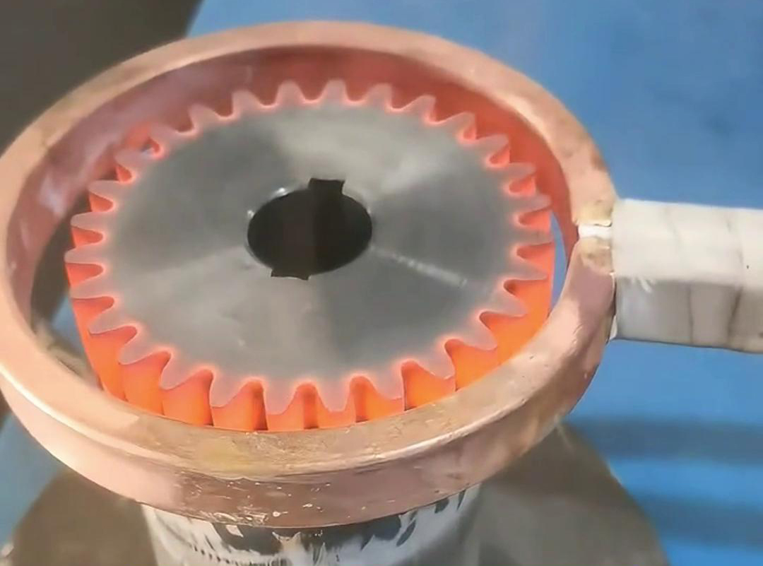 高频淬火机以其高效、精确、节能、环保等优点