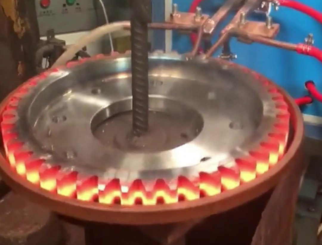 超音频齿轮淬火提高齿轮的表面硬度和耐磨性,同时保持其内部的韧性和塑性