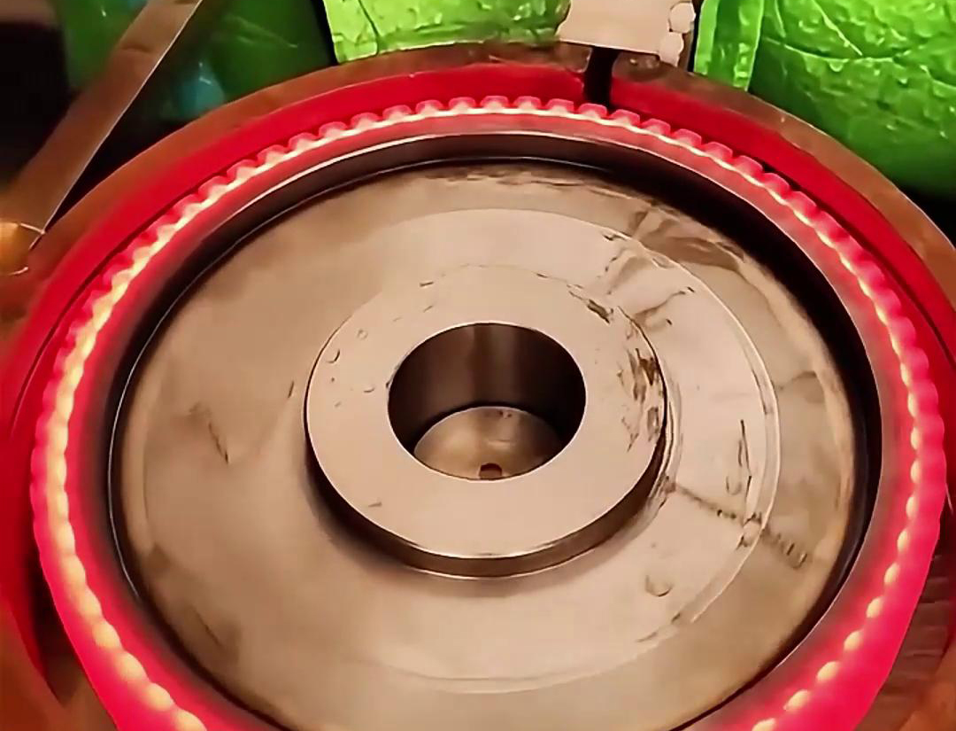 大型齿轮蓝鲸体育直播间
还可以根据具体需求进行定制,以满足不同齿轮材料和淬火工艺的要求