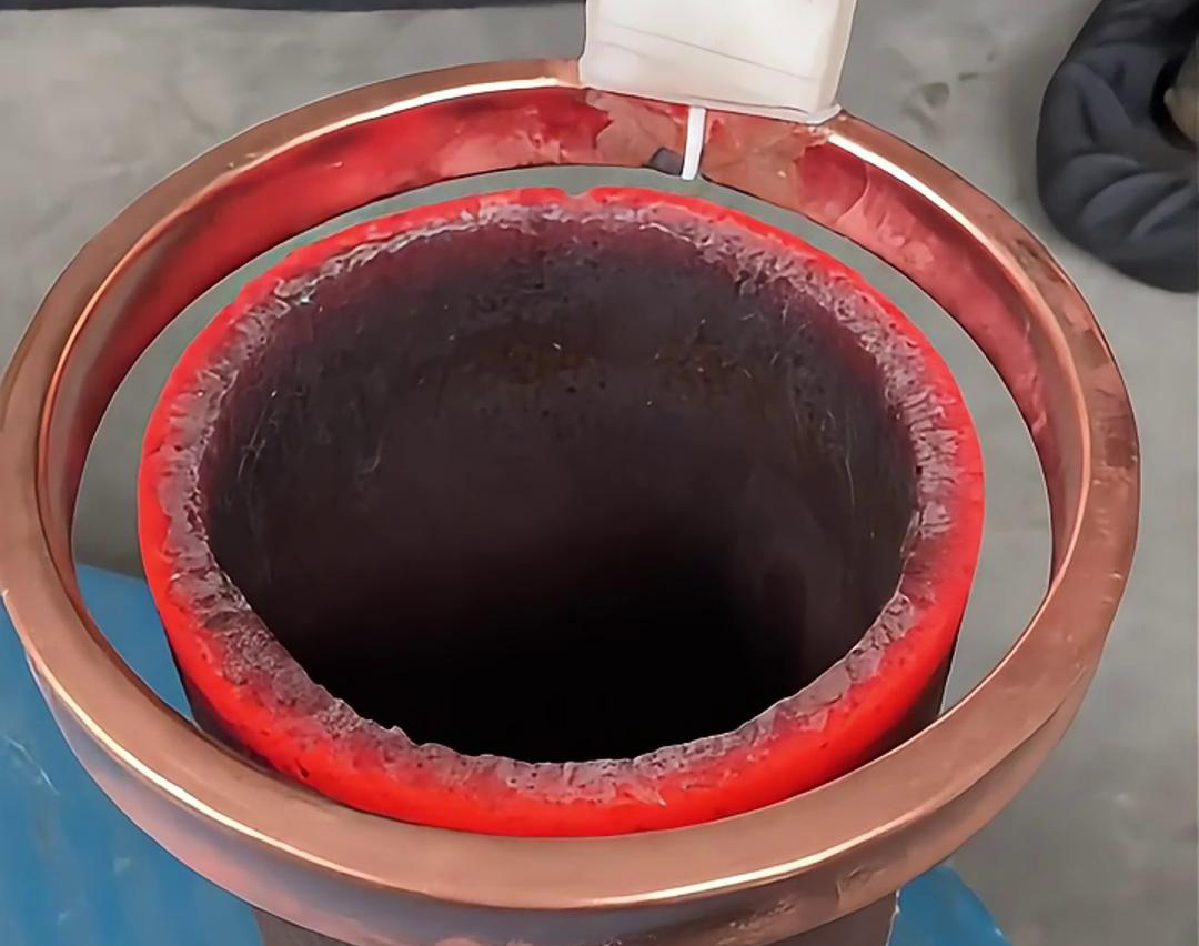 手持式高频机用途广泛，加热焊接淬火退火是常用，热装热配合也是常态