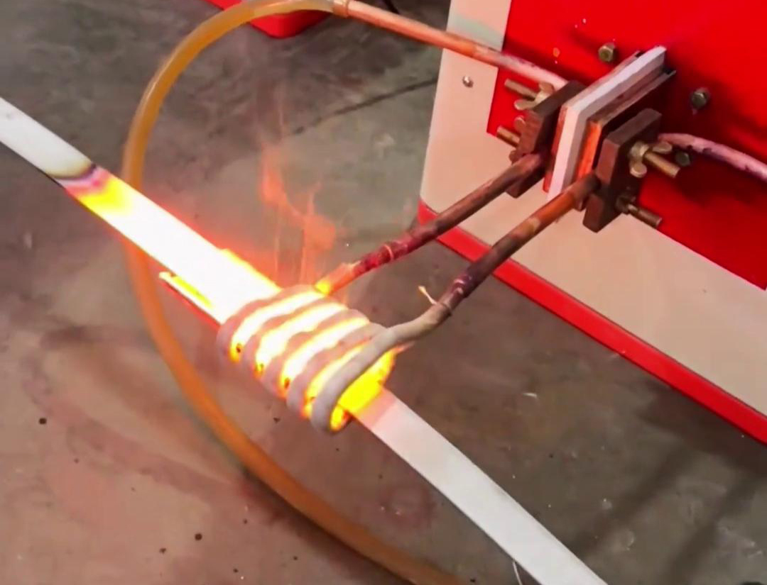 超高频退火机适用于多种线性材料退火，如铝条、钢条、钢丝、铁丝等