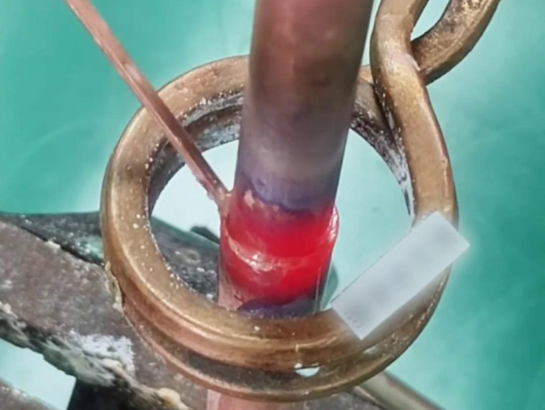 一台机器就可以焊接各种规格的铜管焊接高频机