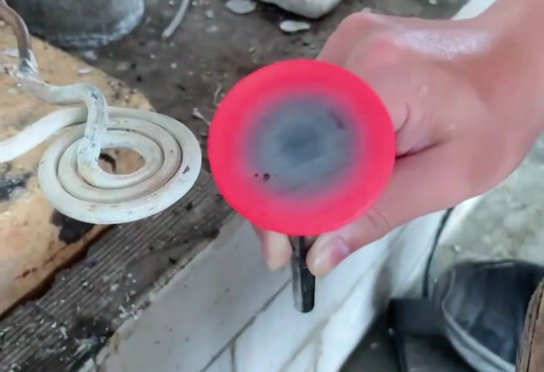 发动机气门杆通过高频感应加热实现表面快速淬火