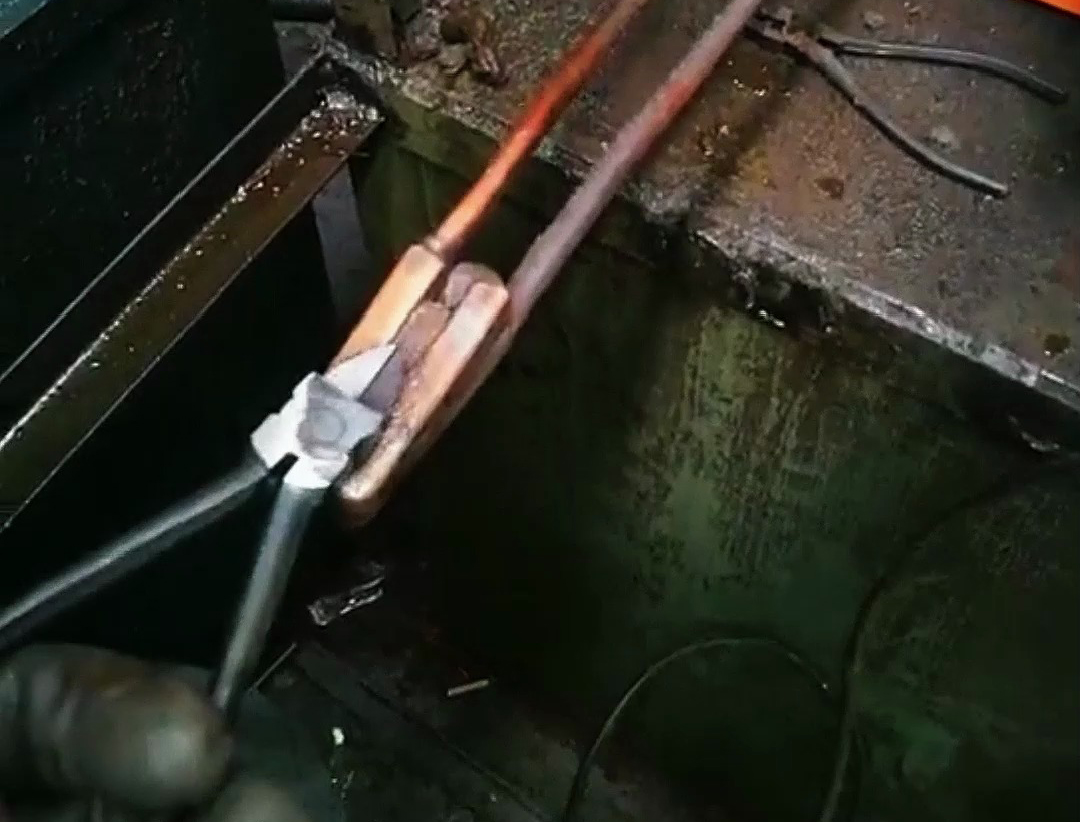 用超高频感应加热技术对钳子关键部位进行快速加热与冷却淬火